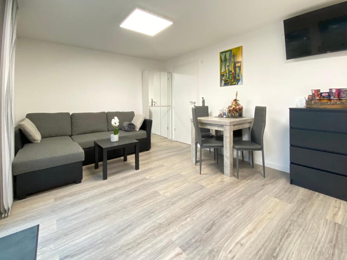 1,5 Zimmer Apartment In S-Bahn Naehe, 35 Qm, Max 4 Pers, Zentral, Private Terasse, Internet 250 Mbit Gärtringen Exterior foto